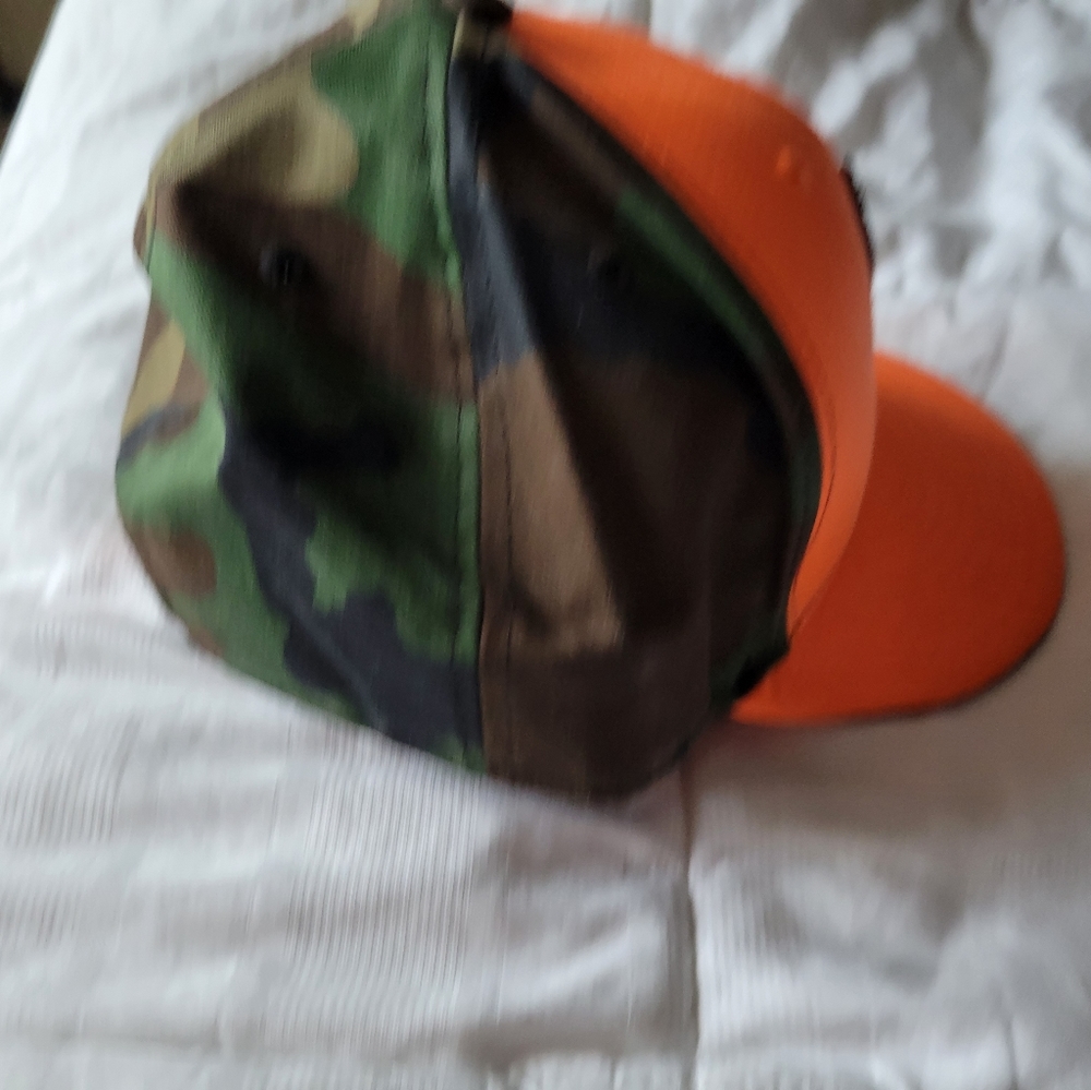 Fitted hat - Picture 2 of 2